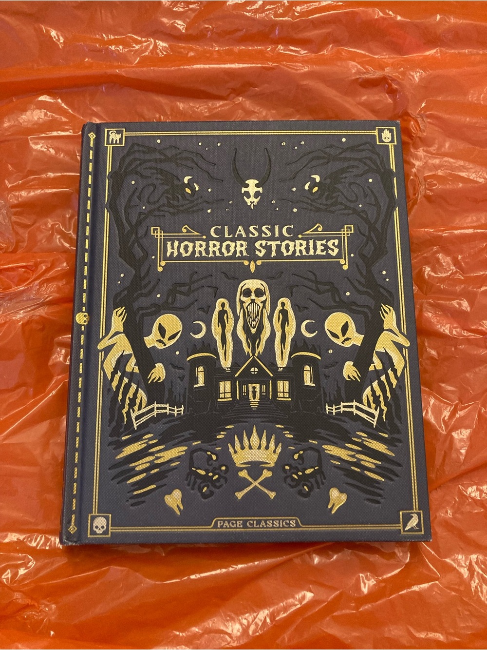 Classic Horror Stories Hardcover - Black and Gold Edition